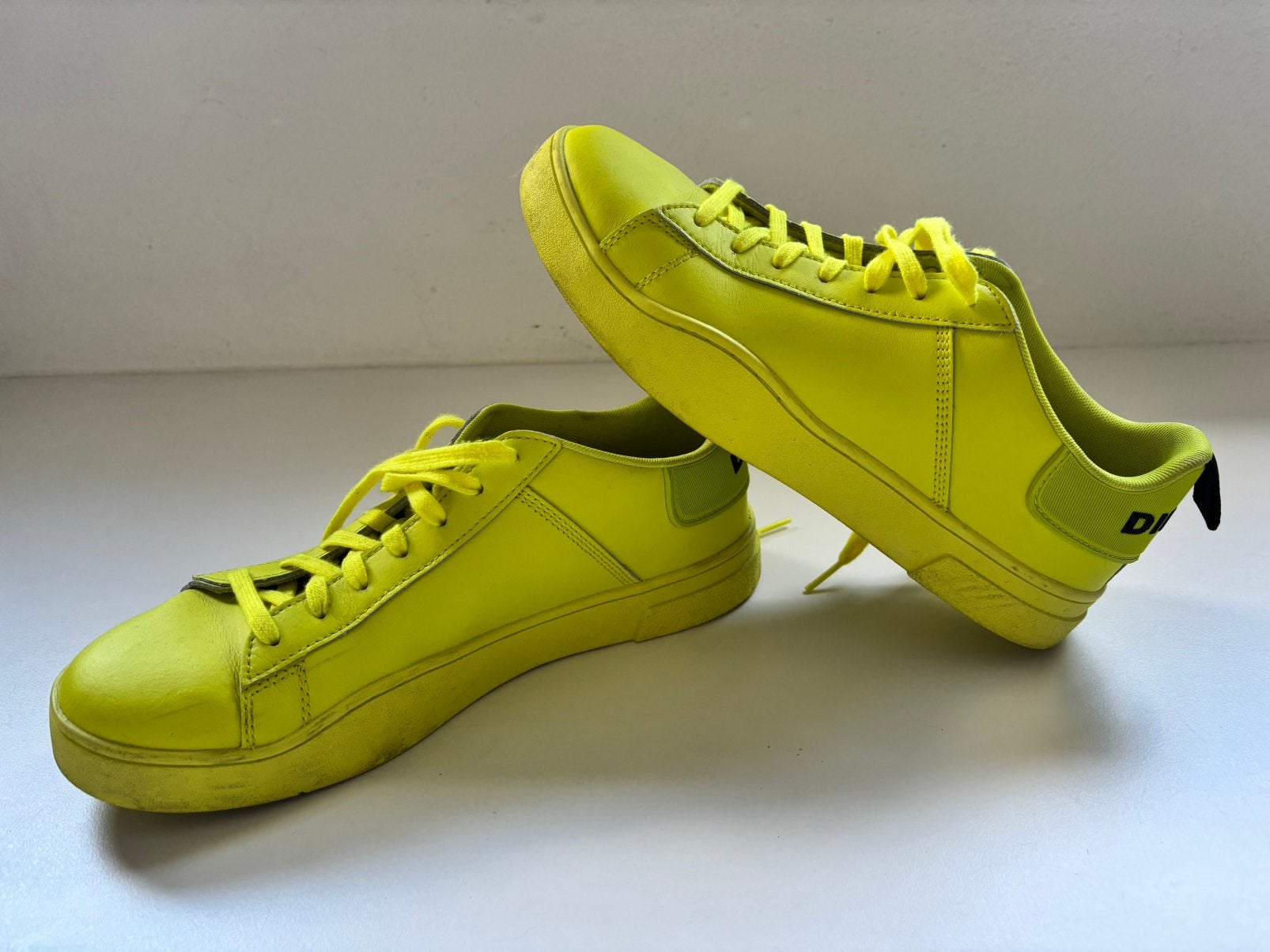 Diesel sneakers maat 43 fluor geel, Overige kleuren, Ophalen of Verzenden, Sneakers of Gympen, Gedragen