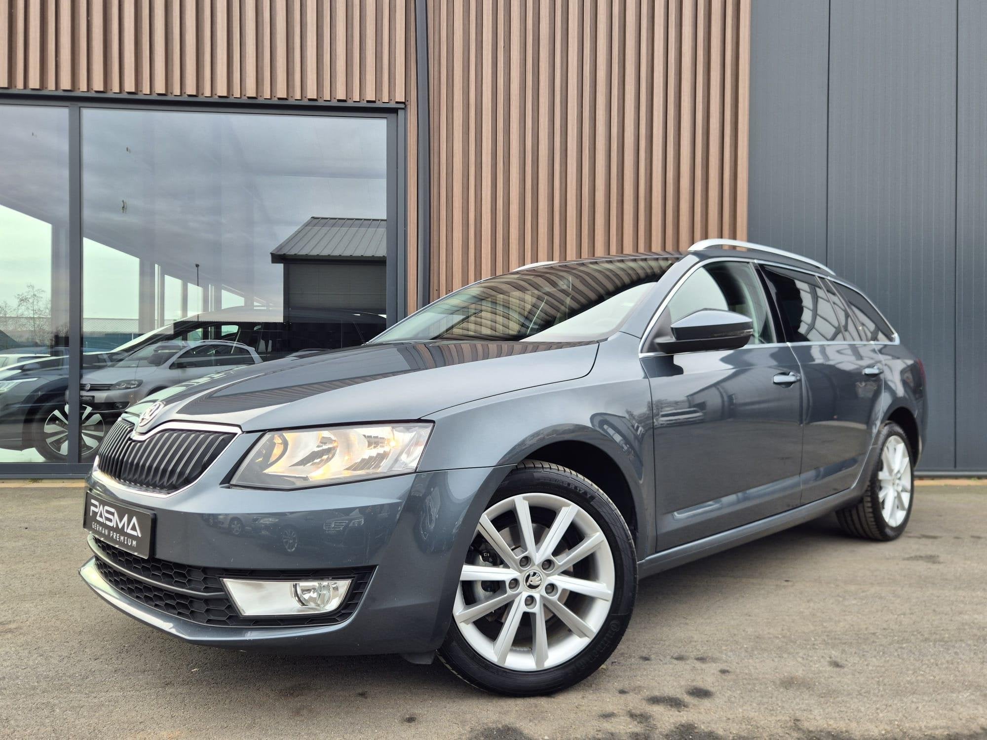 Skoda Octavia Combi 1.4 TSI Greentech Ambition Businessline, Euro 5, Stof, Gebruikt, Zwart