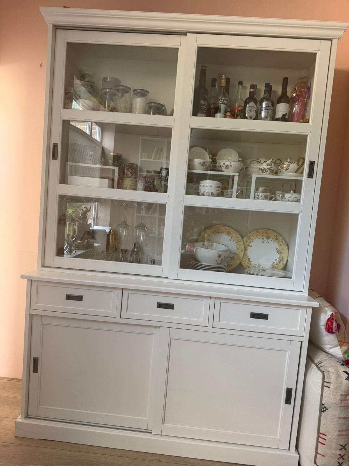 IKEA buffetkast / vitrinekast – €120, Huis en Inrichting, Kasten | Buffetkasten, Ophalen, Zo goed als nieuw, 25 tot 50 cm, 200 cm of meer