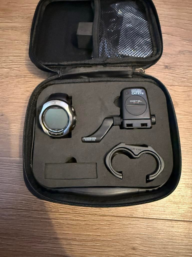 Cateye Q3 fietscomputer met hartslag en cadans, Ophalen of Verzenden, Cadanssensor, Zo goed als nieuw