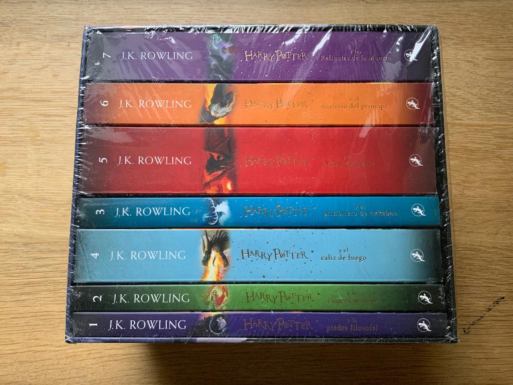 SPAANSE Harry Potter collectie in bewaarbox (Nieuw!), Ophalen of Verzenden, Nieuw, Boek of Poster