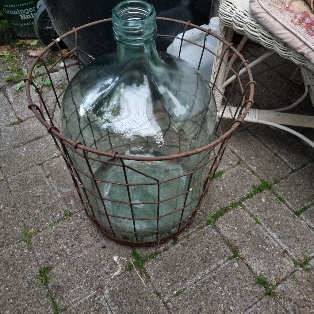 Vintage fles in ijzeren mand, Ophalen, Rond, Overige materialen