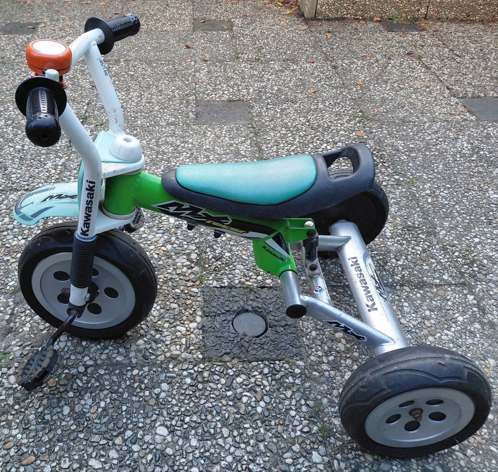 Kawasaki driewieler voor kinderen - zadelhoogte 37cm, Ophalen, Gebruikt