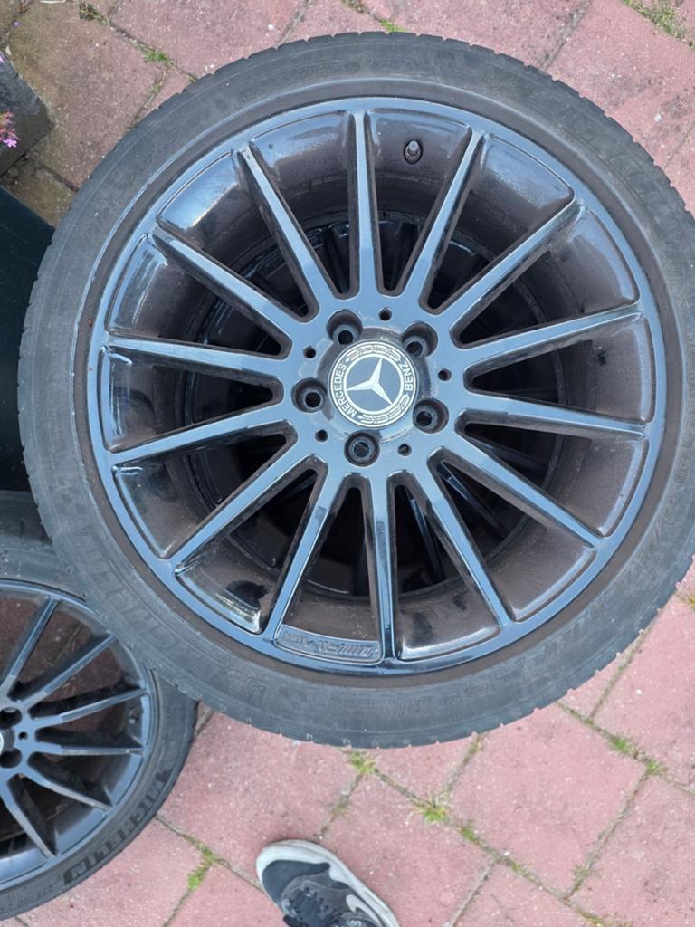 Originele 18 inch Mercedes AMG Velgen (CLA) - Zwart, Ophalen, 18 inch, Velg(en), 235 mm