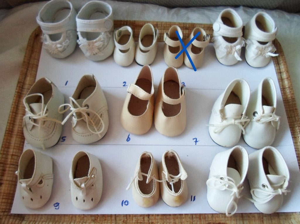 Kunstleren Poppenschoentjes., Verzamelen, Poppen, Ophalen of Verzenden, Zo goed als nieuw, Kleertjes