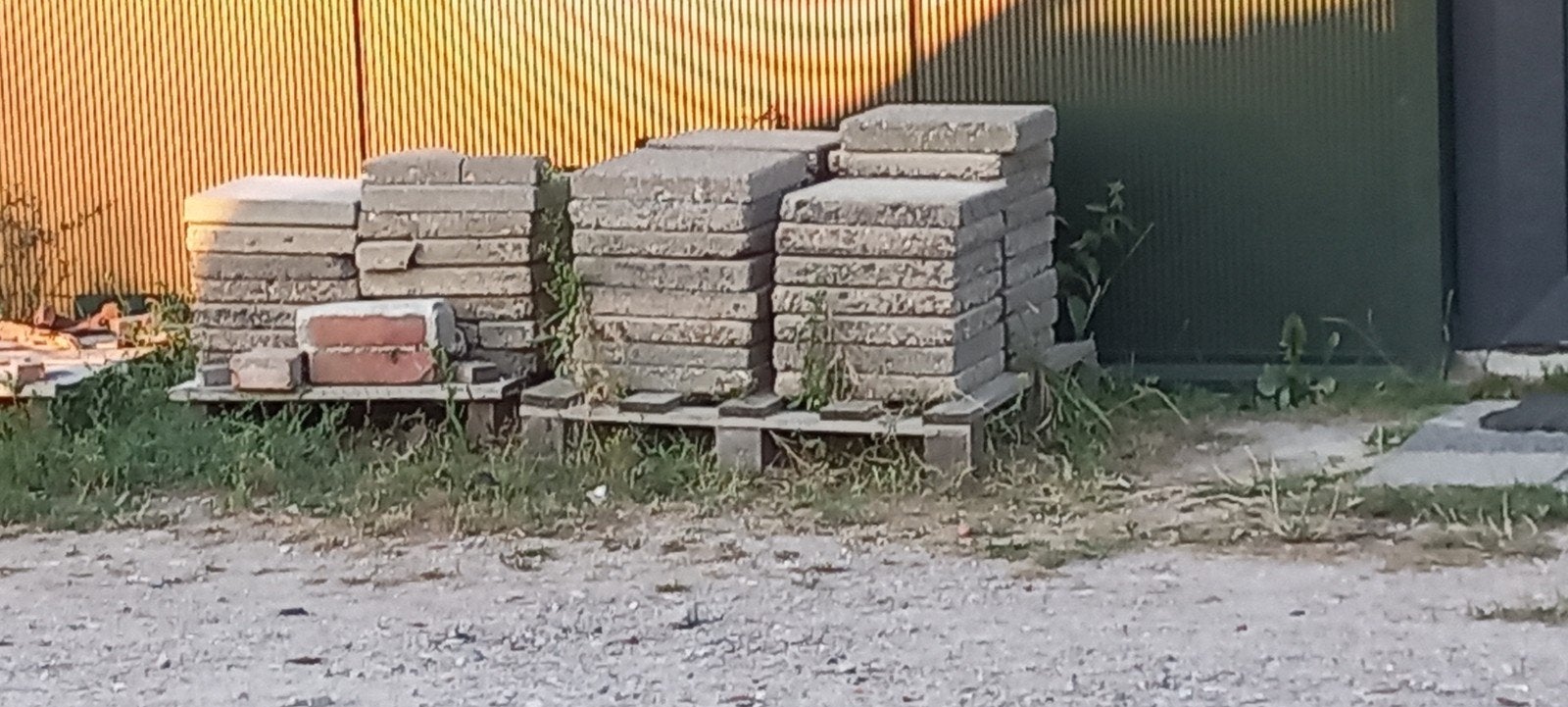 Gratis af te halen: Gebruikte betontegels 30x30, Ophalen, Gebruikt, Beton, Terrastegels