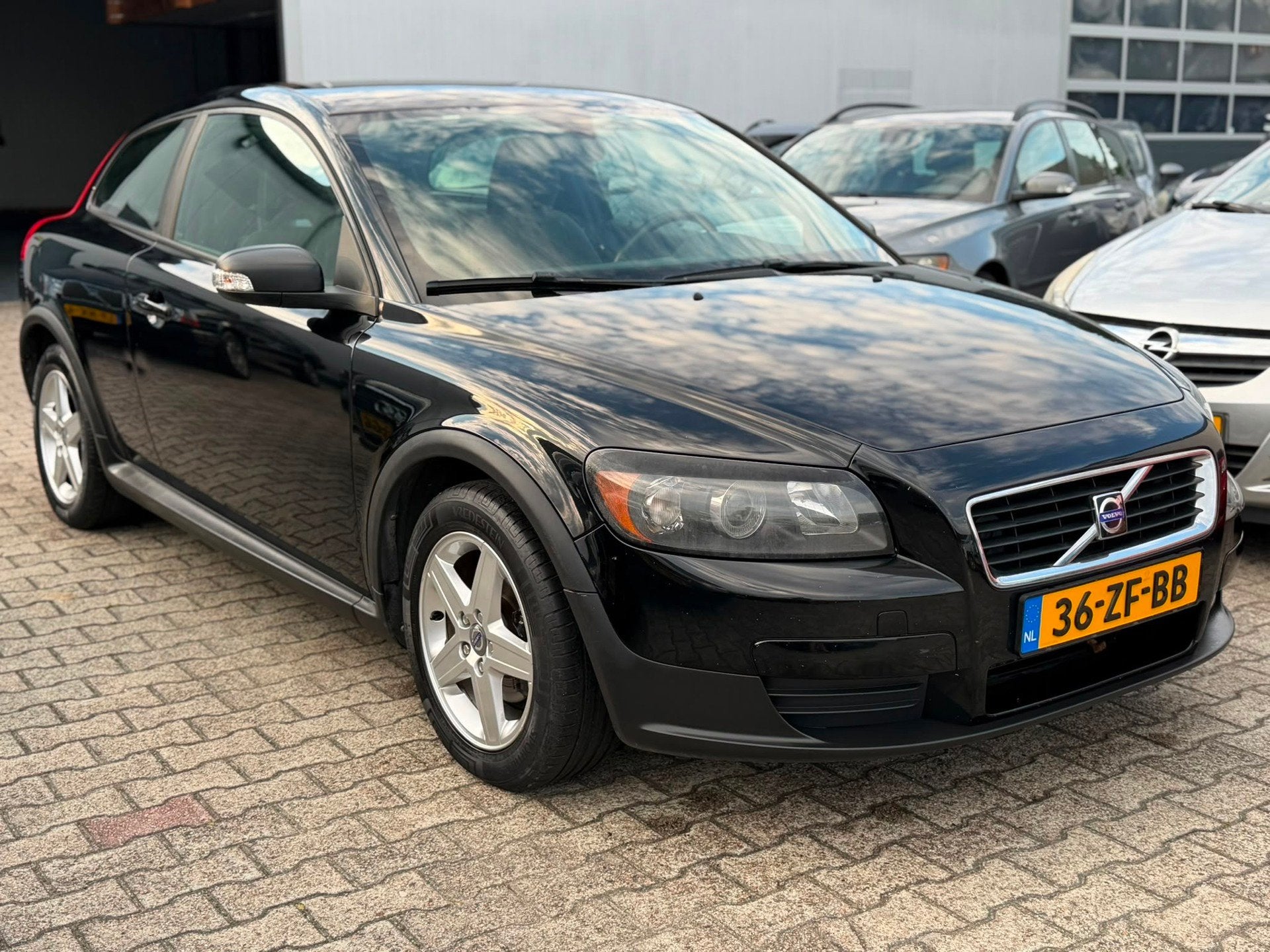 Volvo C30 1.6 Kinetic Zwart 2008 Airco Lmv APK 01-2027, Auto's, Voorwielaandrijving, 1596 cc, 101 pk, 4 cilinders