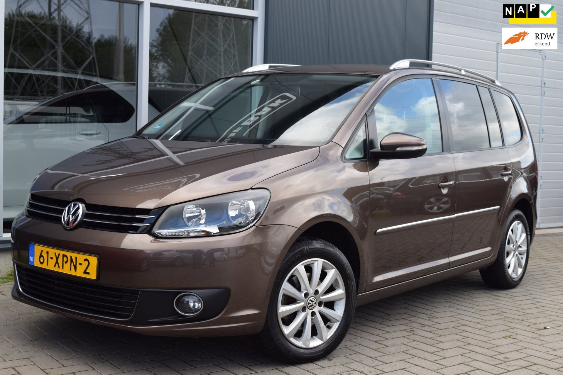 Volkswagen Touran 1.2 TSI Highline BlueMotion | Clima | Crui, 730 kg, Gebruikt, Zwart, 4 cilinders