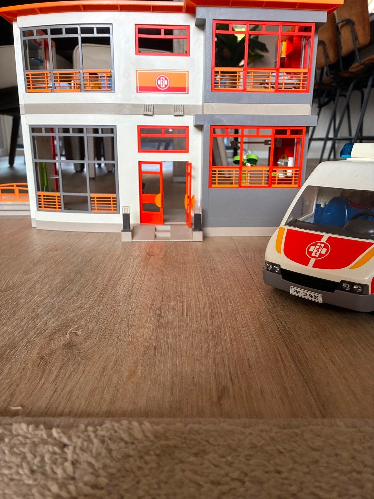 Playmobil Kinderziekenhuis met Ambulance, Kinderen en Baby's, Speelgoed | Playmobil, Ophalen, Gebruikt, Gebouw, Losse onderdelen