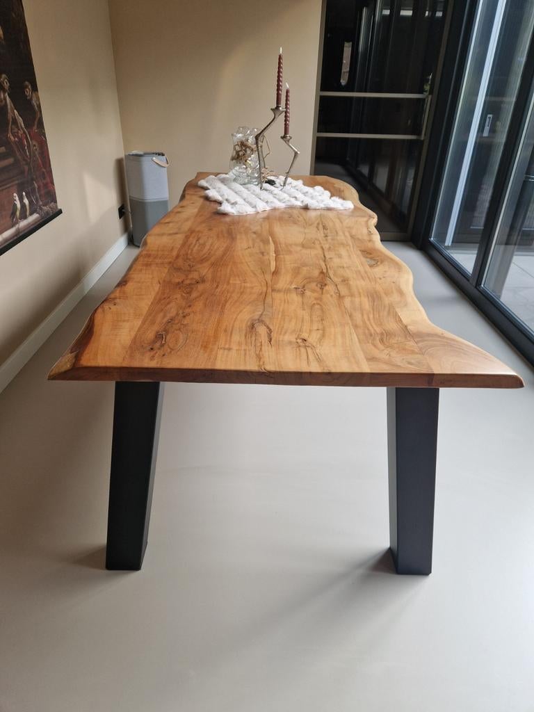 Prachtige zware boomstamtafel met zwart onderstel, Huis en Inrichting, Tafels | Eettafels, Overige houtsoorten, Gebruikt, 200 cm of meer