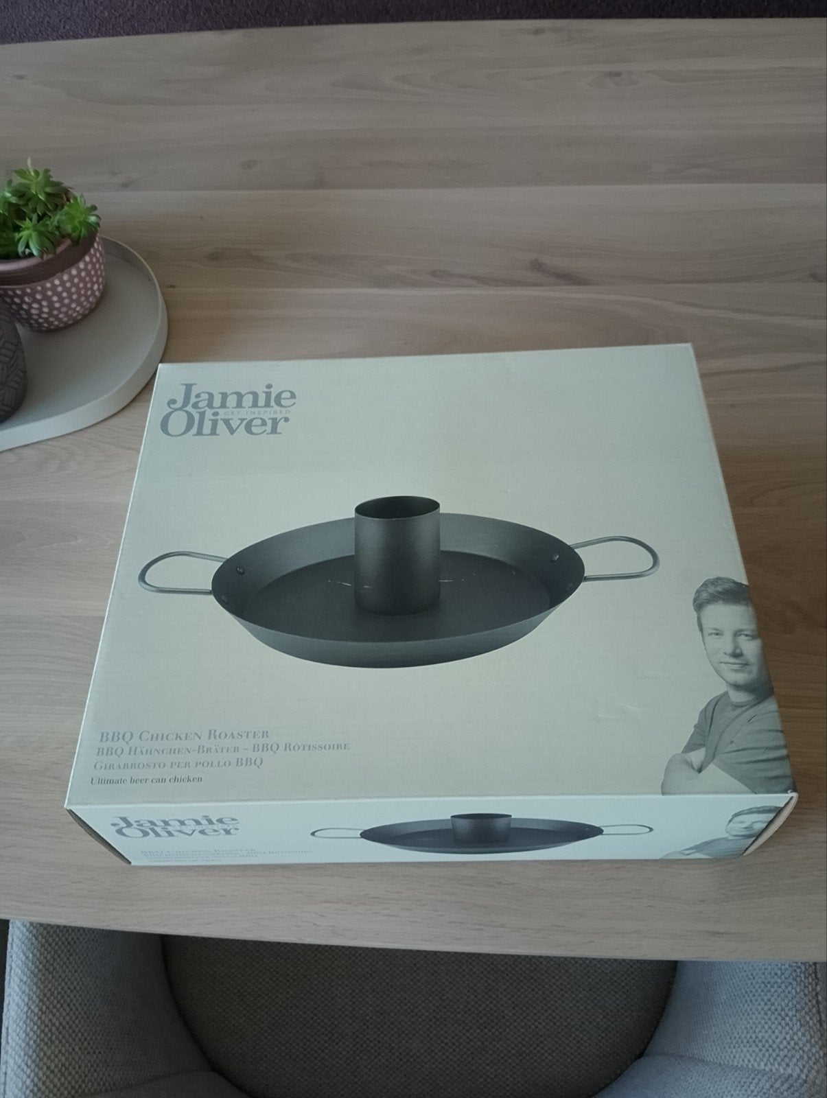 Jamie Oliver BBQ Chicken Roaster - Nieuw in doos, Overige typen, Nieuw, Ophalen of Verzenden, Zwart