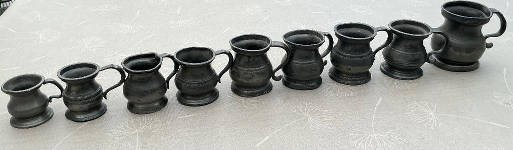 Antieke Tinnen Maatbekers (9 stuks)incl. Engelmerk & VR/ER, Ophalen of Verzenden
