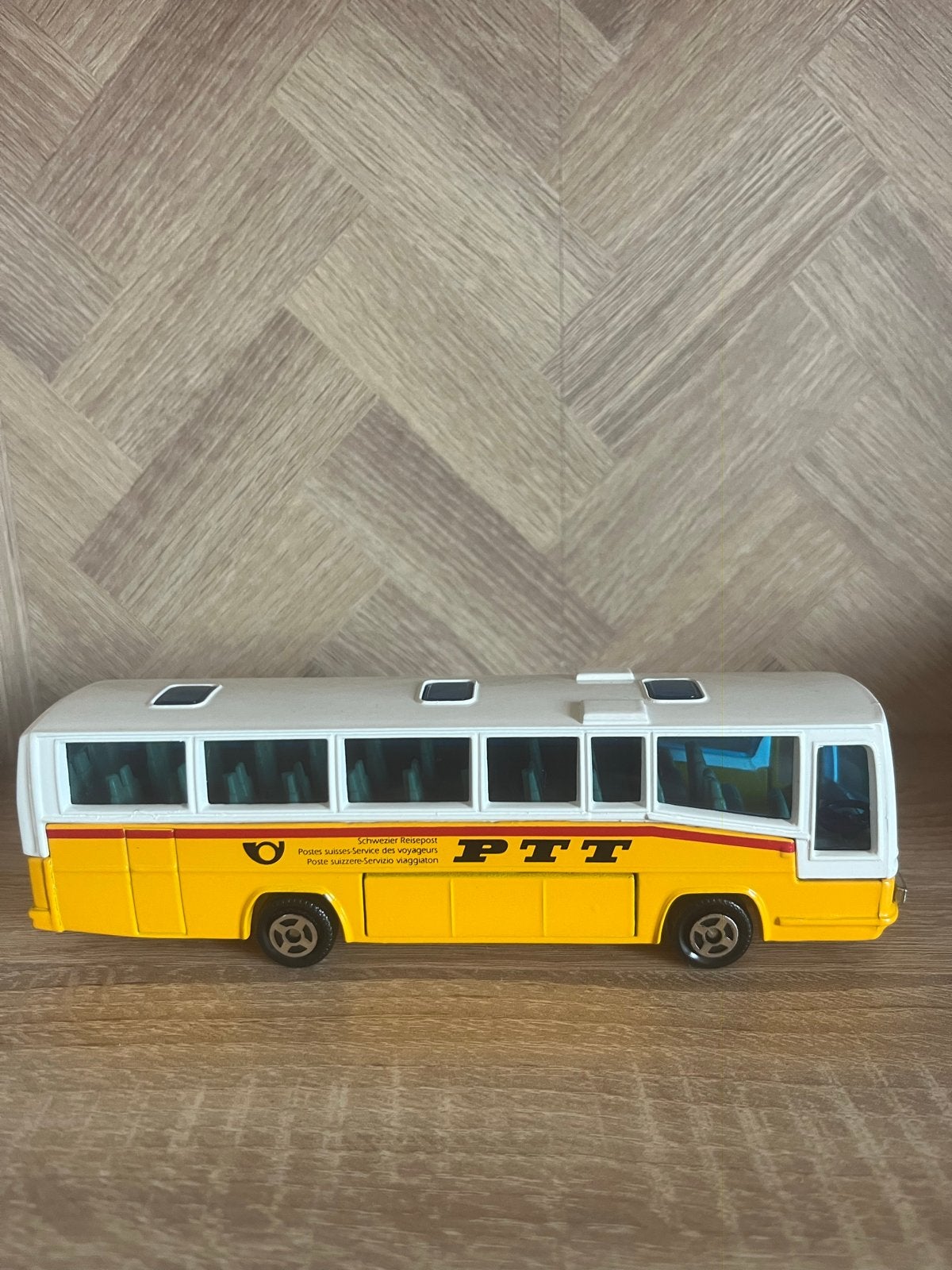 Corgi Plaxtons Paramount 3500 PTT bus - Metaal, Overige merken, Gebruikt, Ophalen of Verzenden, Groter dan 1:32