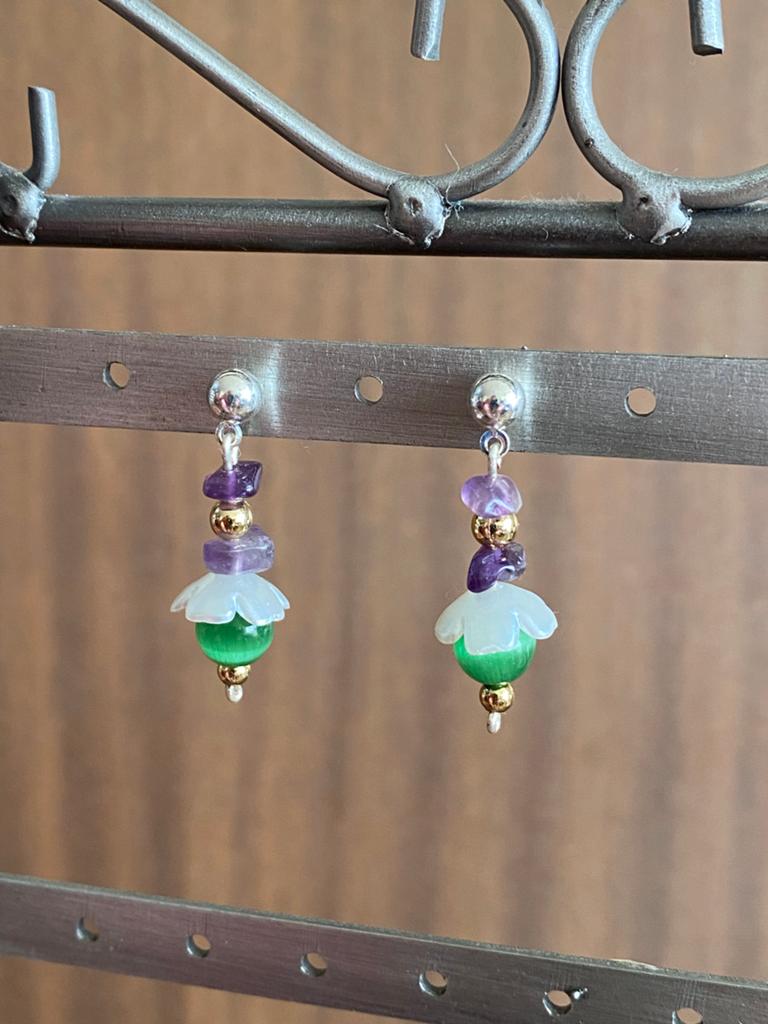 Elegante zilveren Oorbellen met Amethist en Groene steentje, Sieraden, Tassen en Uiterlijk, Oorbellen, Overige materialen, Hangers