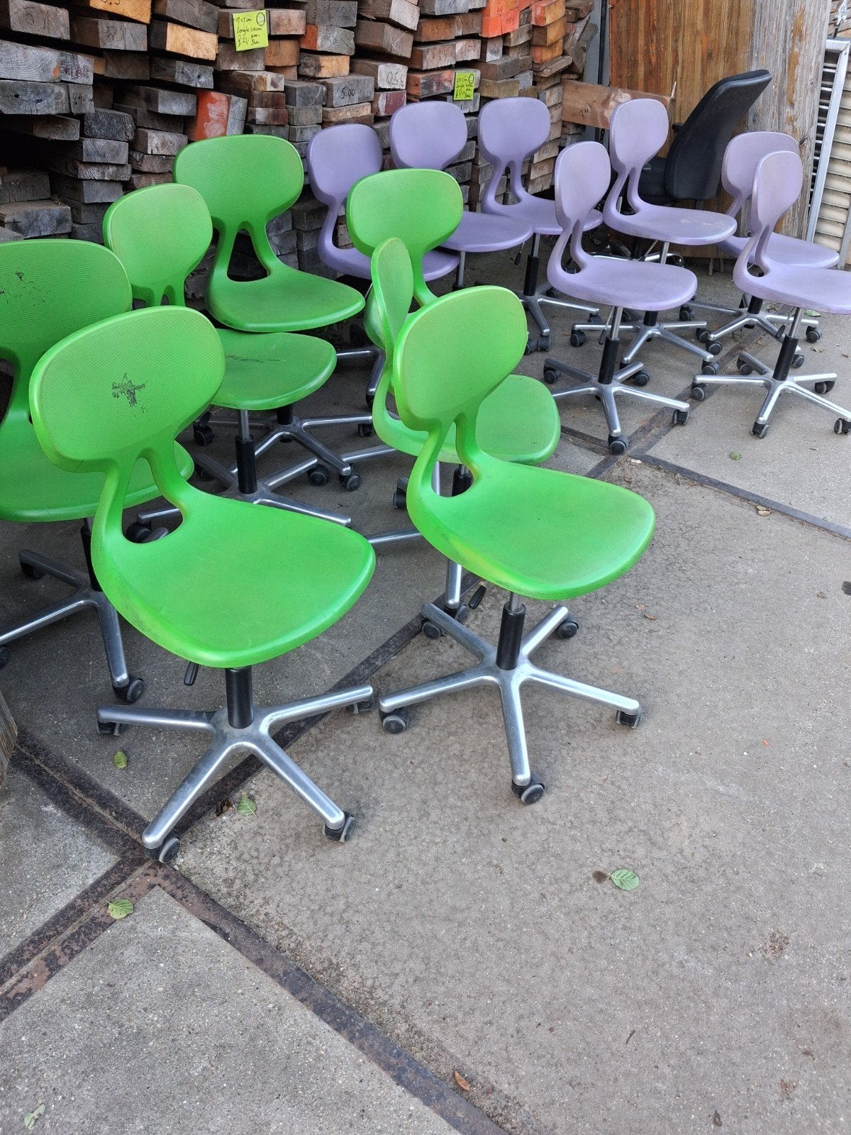 Kunstof verstelbare bureaustoelen €10,- per stuk, Ophalen, Kunststof