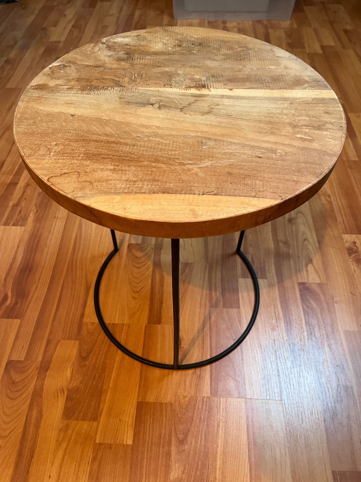 Ronde bijzettafel van mangohout met metalen onderstel, Minder dan 55 cm, Rond, Zo goed als nieuw, Hout