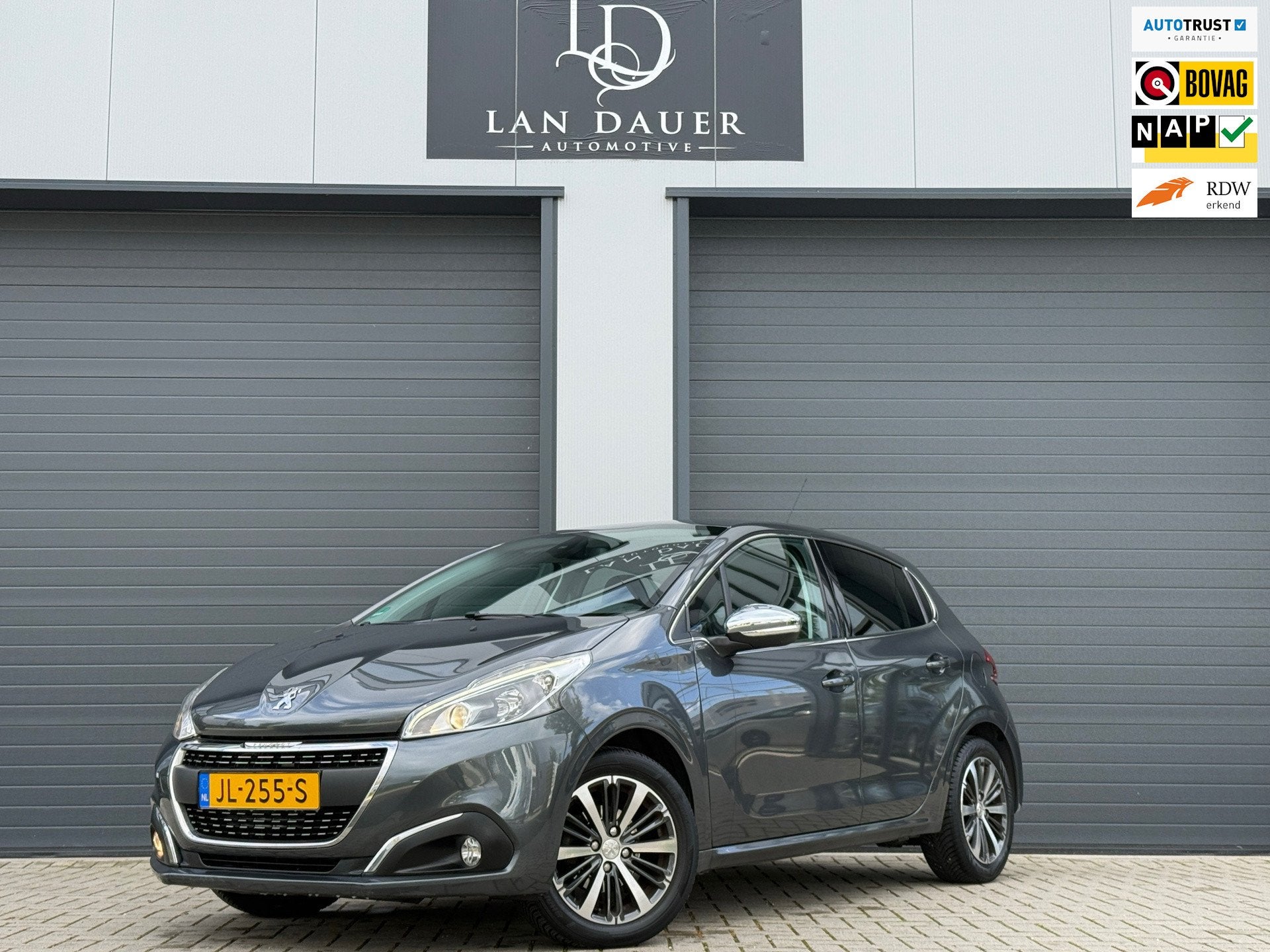 Peugeot 208 1.2 PureTech Allure / NAVI / BOEKEN AANWEZIG NAP, Auto's, Voorwielaandrijving, Euro 6, 23 km/l, Origineel Nederlands