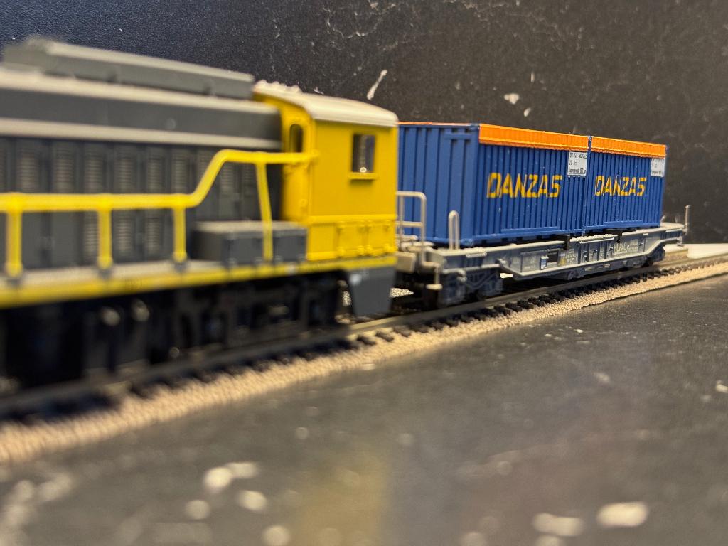 DB-1442: HUPAC Huckepackwagen SBB met DANZAS containers, Hobby en Vrije tijd, Modeltreinen | H0, Gebruikt, Gelijkstroom, Wagon