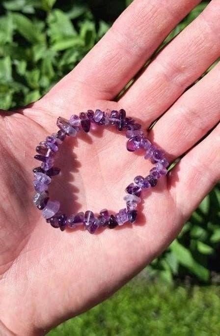 Amethist chips armband, Sieraden, Tassen en Uiterlijk, Armbanden, Ophalen of Verzenden, Nieuw, Paars, Overige materialen