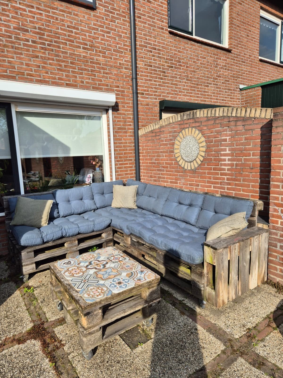 Palletbank loungeset met kussens en tafel, Tuin en Terras, Tuinsets en Loungesets, Ophalen
