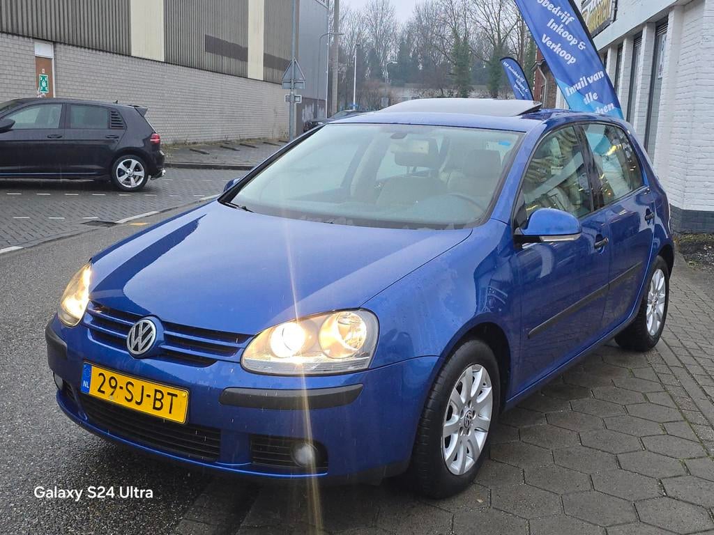 Volkswagen Golf 1.6 Sportline*automaat*1e eigenaar*dealer on, Auto's, Voorwielaandrijving, Gebruikt, 4 cilinders, Blauw