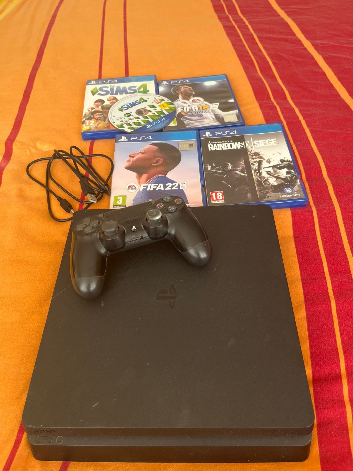 PS4 + controller + 4 games, Spelcomputers en Games, Spelcomputers | Sony PlayStation 4, Ophalen, Met 1 controller, Original, 500 GB