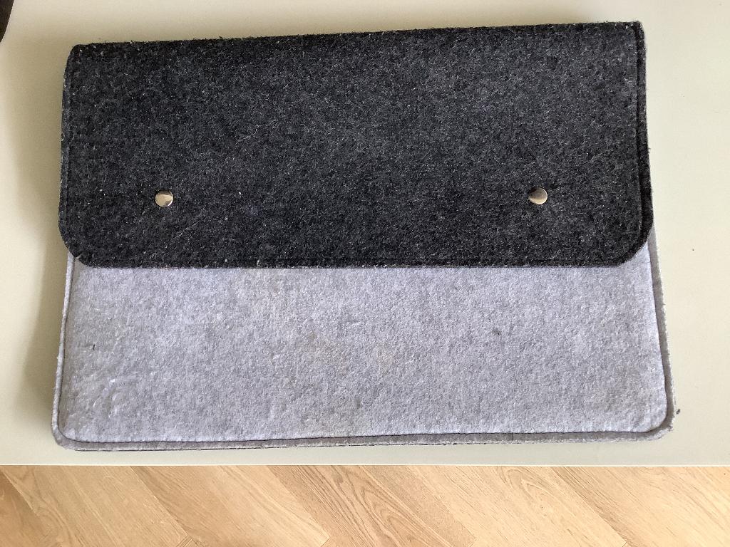 Vilten laptopsleeve, Ophalen, 14 inch, Zo goed als nieuw