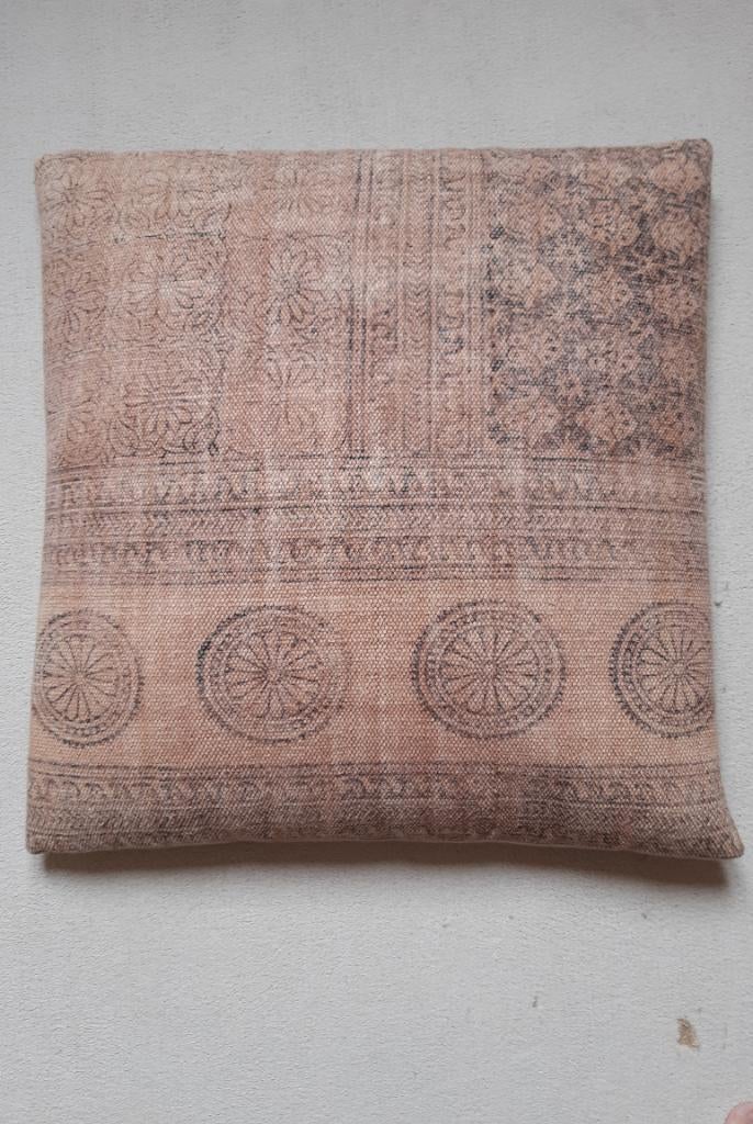 Prachtig vloerkussen 60x60 cm, Huis en Inrichting, Banken | Voetenbanken en Poefen, Ophalen, Zo goed als nieuw, Stof, 50 tot 75 cm