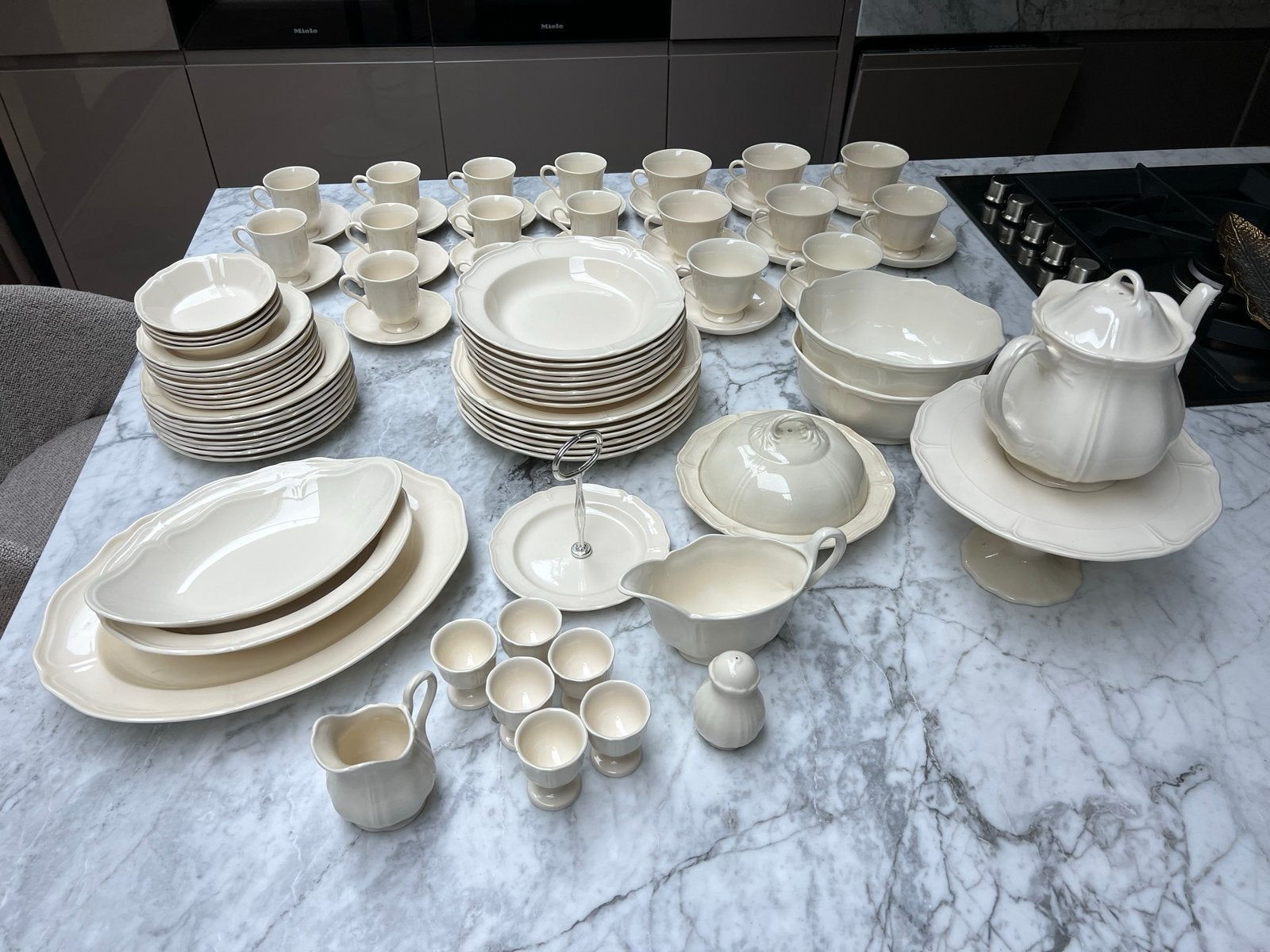 Uitgebreid Wedgwood Queens Plain Servies - Crèmekleurig, Ophalen, Gebruikt, Klassiek, Wedgwood