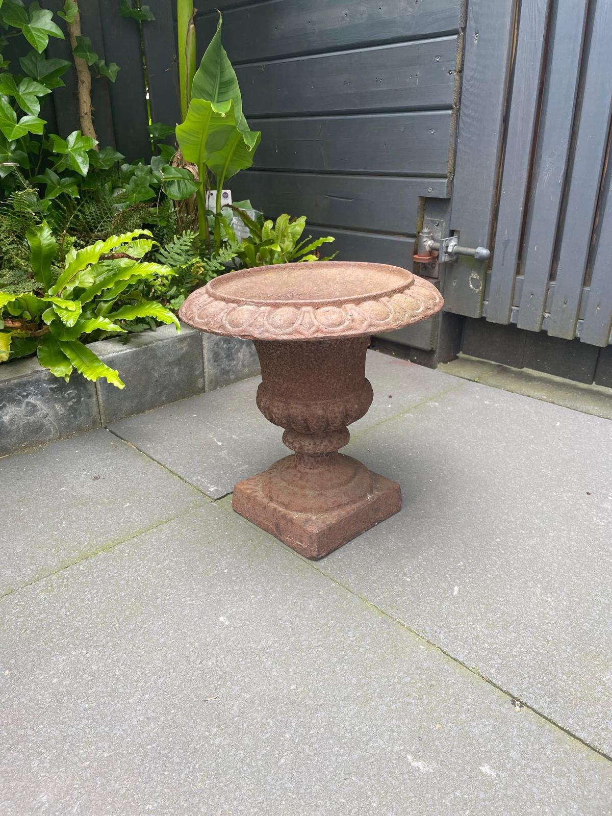 Gietijzeren vaas, Tuin en Terras, Tuinvazen, Ophalen, Zo goed als nieuw