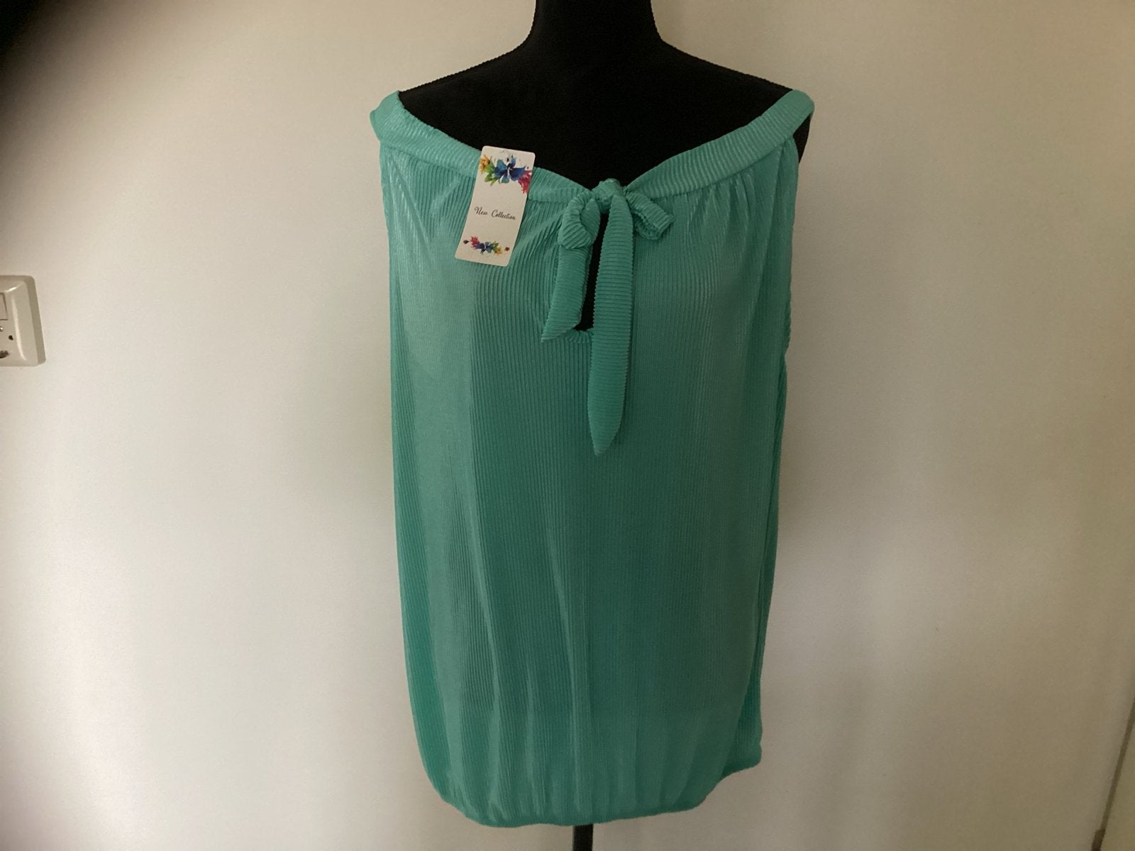 New Collection viscose top maat 44/46 met elastiek in de zoo, Ophalen of Verzenden, Nieuw, Groen