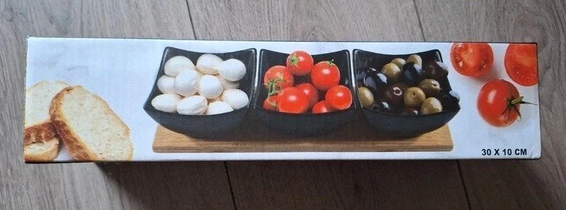 Nieuwe borrelset 3 schaaltjes met bamboe plank, Overige typen, Ophalen of Verzenden, Nieuw