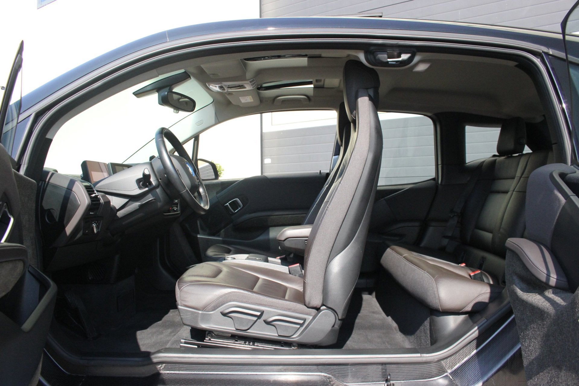 BMW I3 High Voltage Edition 94Ah 33 kWh | Schuifdak |, Automaat, Achterwielaandrijving, Gebruikt, Automatische klimaatregeling