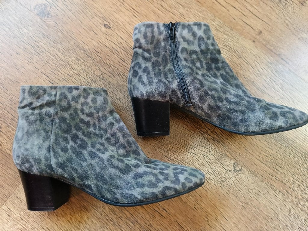 Nieuwe zachte suede laarzen print van Mooy, maat 38, Lage of Enkellaarzen, Nieuw, Ophalen of Verzenden, Mooy