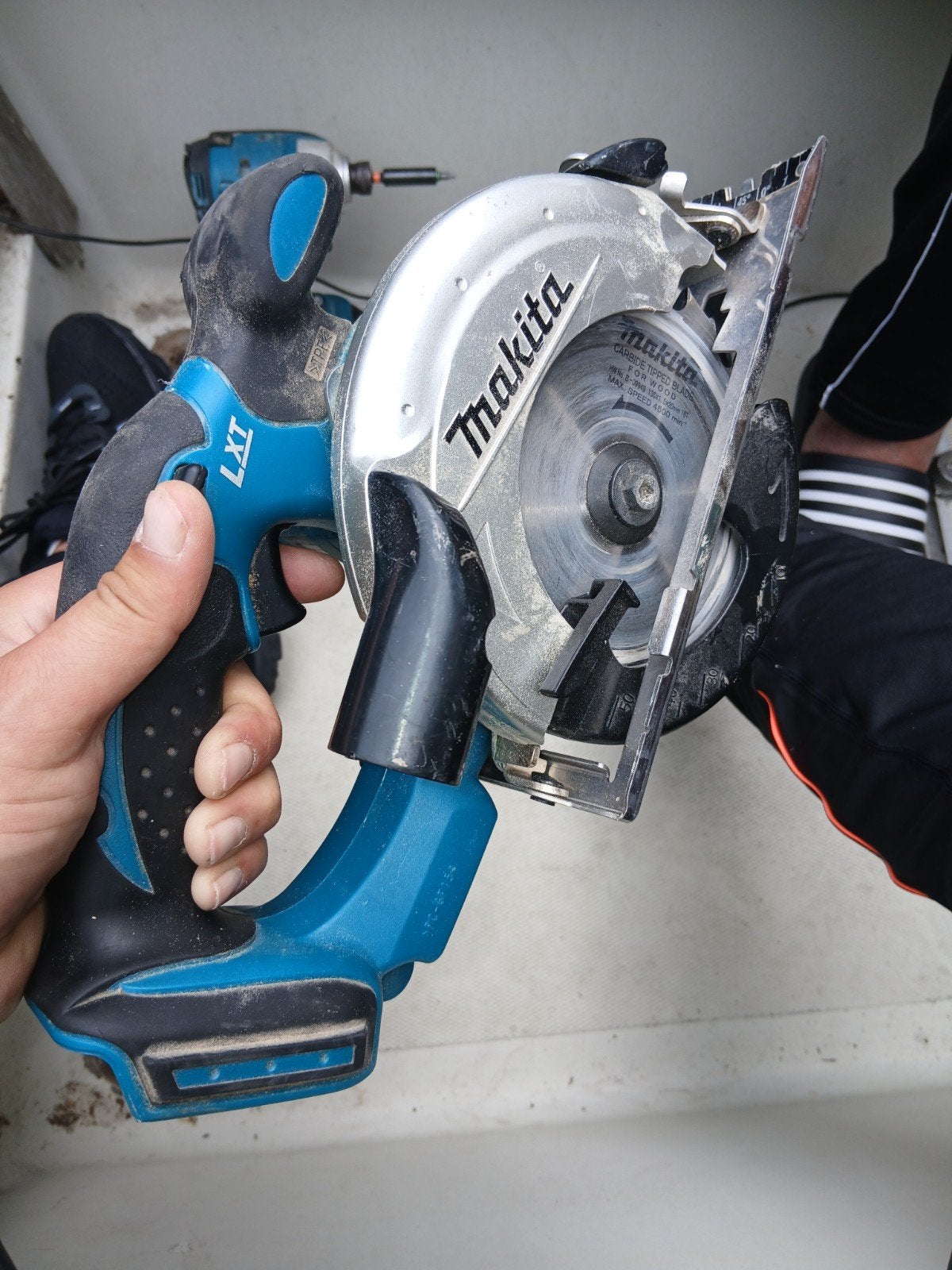Makita LXT Cirkelzaag - Krachtig en Draadloos, Gebruikt, Cirkelzaag, 600 tot 1200 watt, Ophalen of Verzenden
