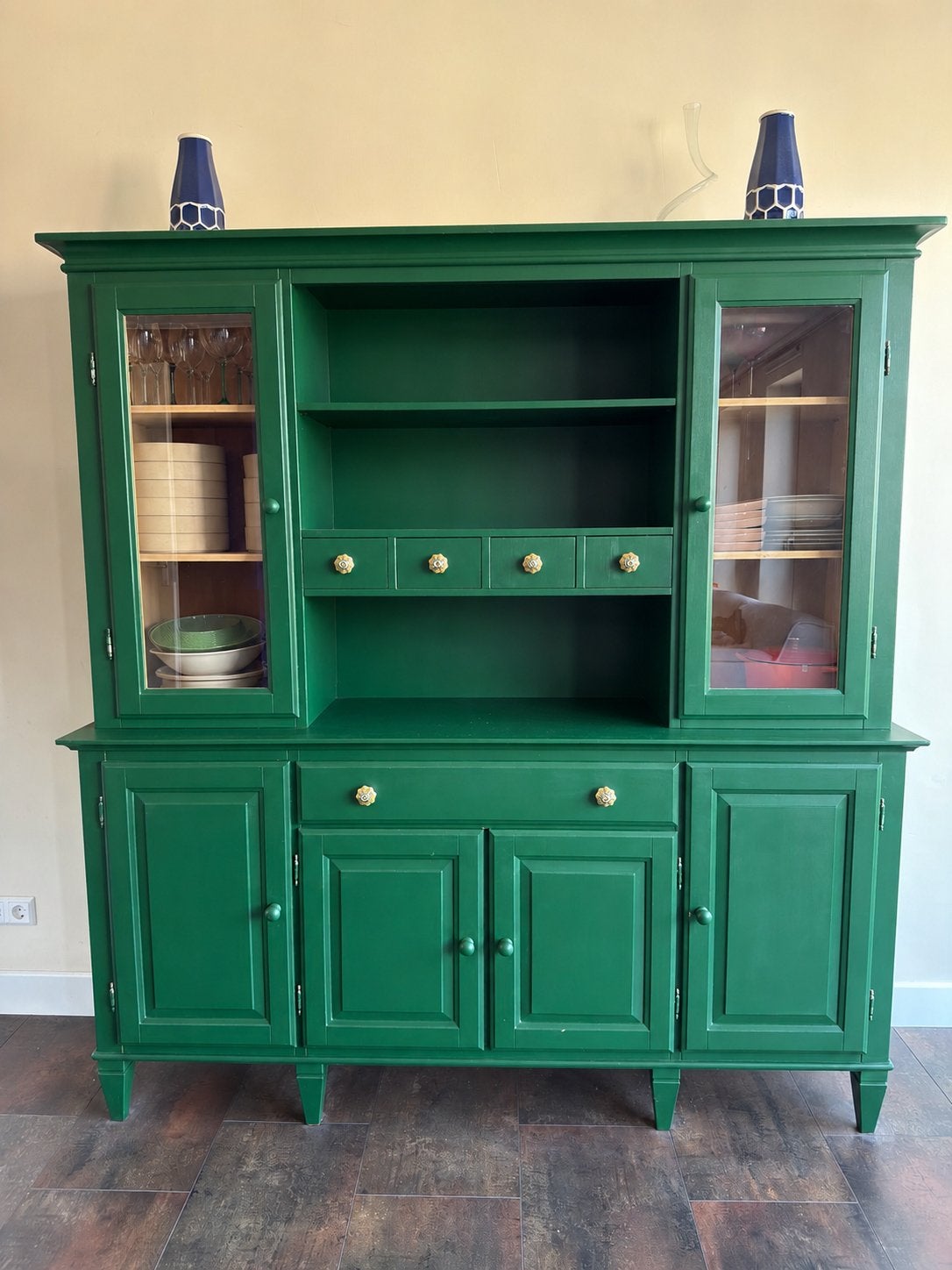 Buffetkast – Donkergroen | Massief | 190 x 180 x 50 cm, Huis en Inrichting, Ophalen, Met deur(en), 150 tot 200 cm, Zo goed als nieuw