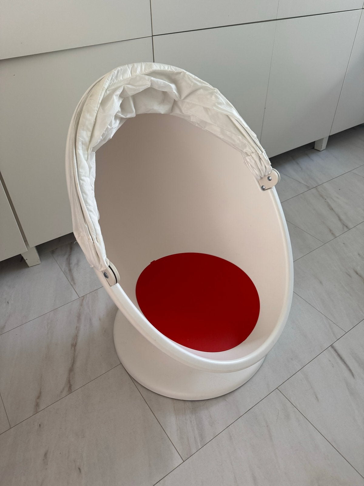 Ikea Lömsk draaistoel voor kinderen - wit/rood, Ophalen, Zo goed als nieuw, Overige typen