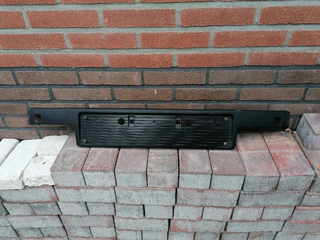 BMW E30 type 1 nummerplaathouder voorzijde., Auto-onderdelen, Ophalen, Gebruikt, BMW, Bumper