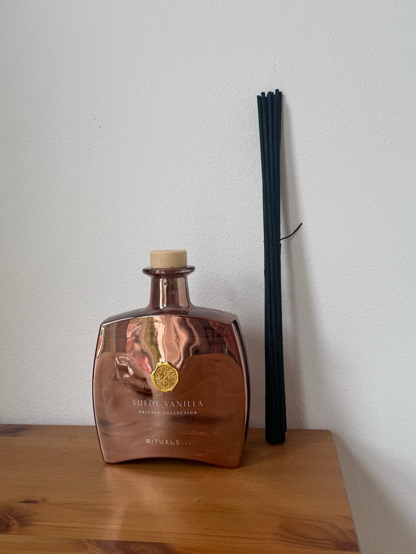 Rituals geurstokjes Suede Vanilla - Zo goed als nieuw, Ophalen of Verzenden, Zo goed als nieuw, Bruin, Glas