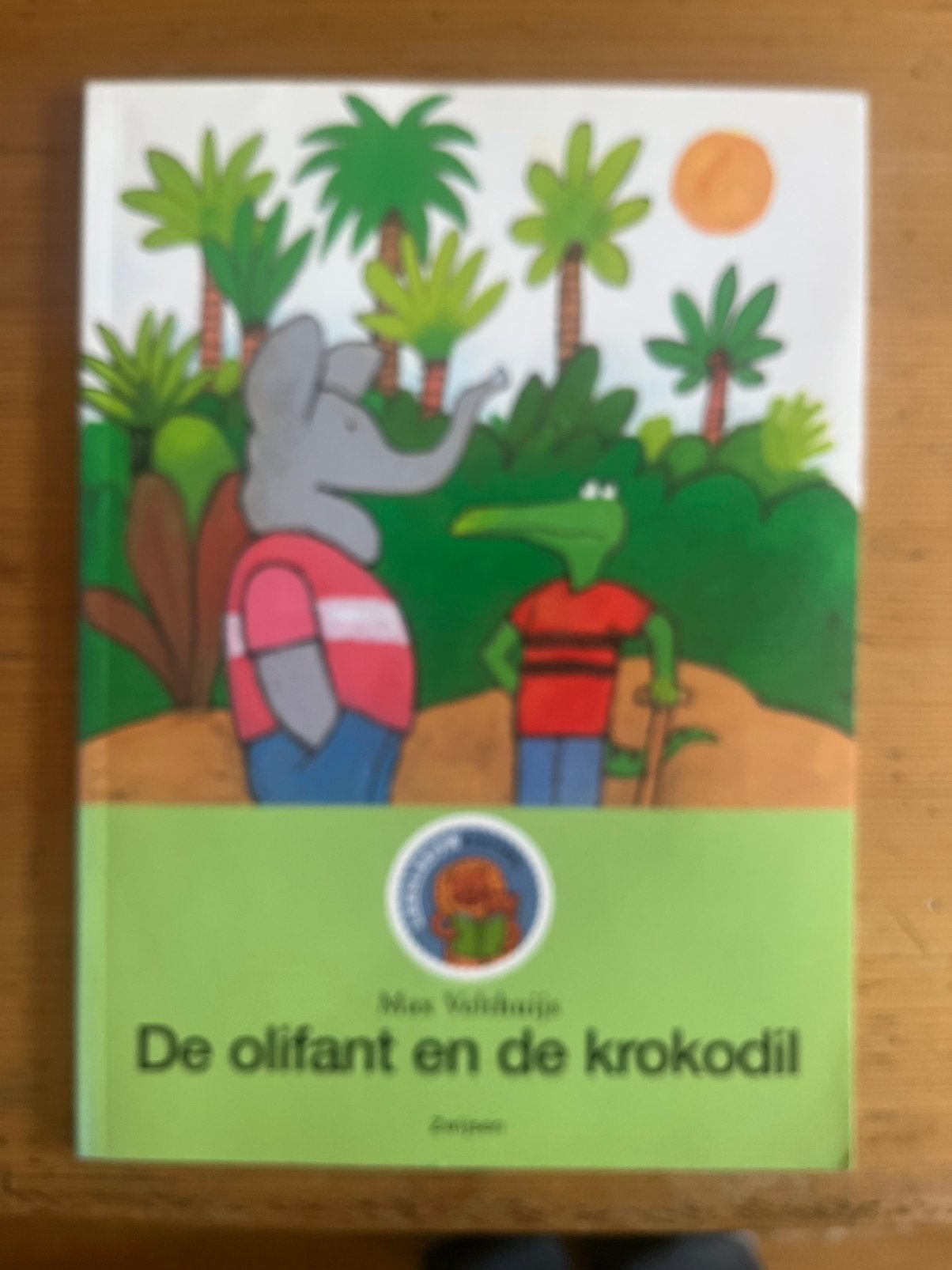 Olifant en krokodil, Ophalen of Verzenden, Zo goed als nieuw, Fictie algemeen