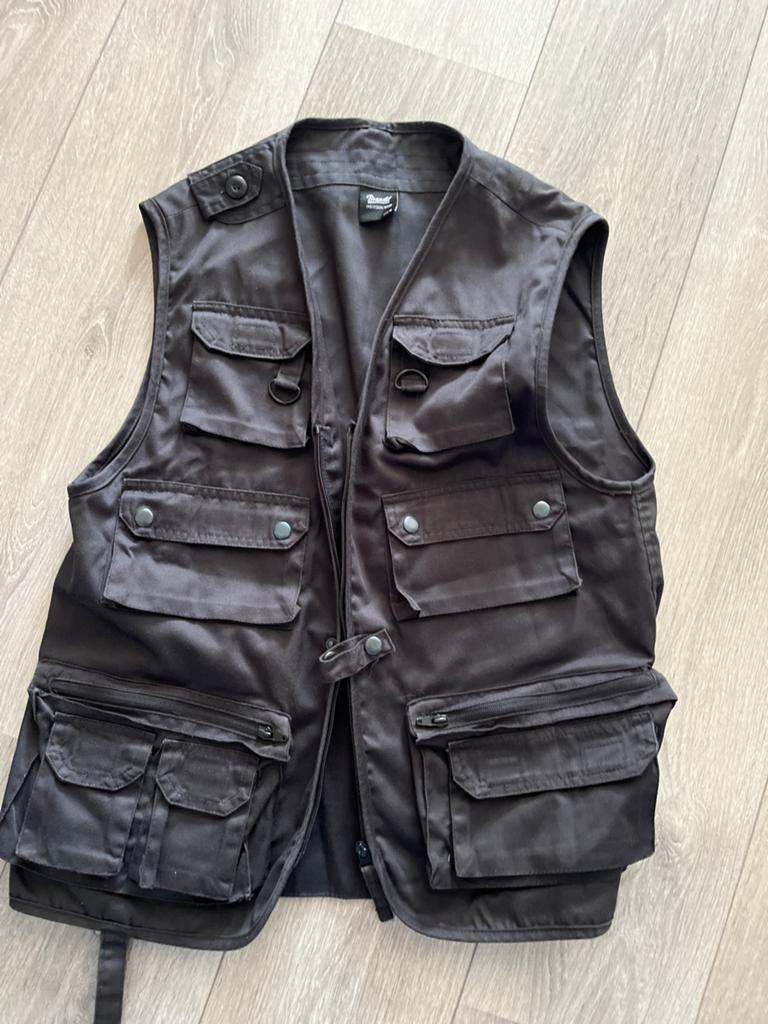 Brandit Zwarte Bodywarmer Maat S met Veel Zakken, Kleding | Heren, Bodywarmers, Verzenden, Zo goed als nieuw, Maat 46 (S) of kleiner