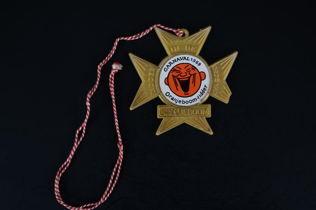 Oranjeboom Carnavals Orde 1969, Ophalen of Verzenden, Gebruikt, Overige typen, Oranjeboom