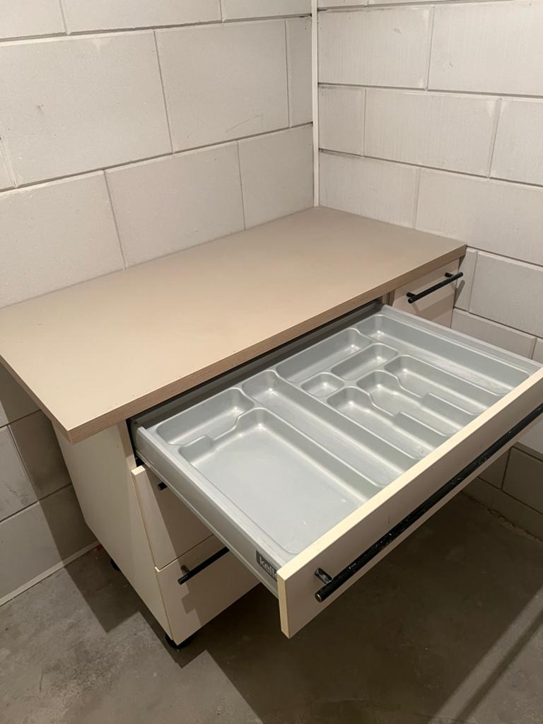 Keuken blad /aanrecht met bestekla, Ophalen, Zo goed als nieuw