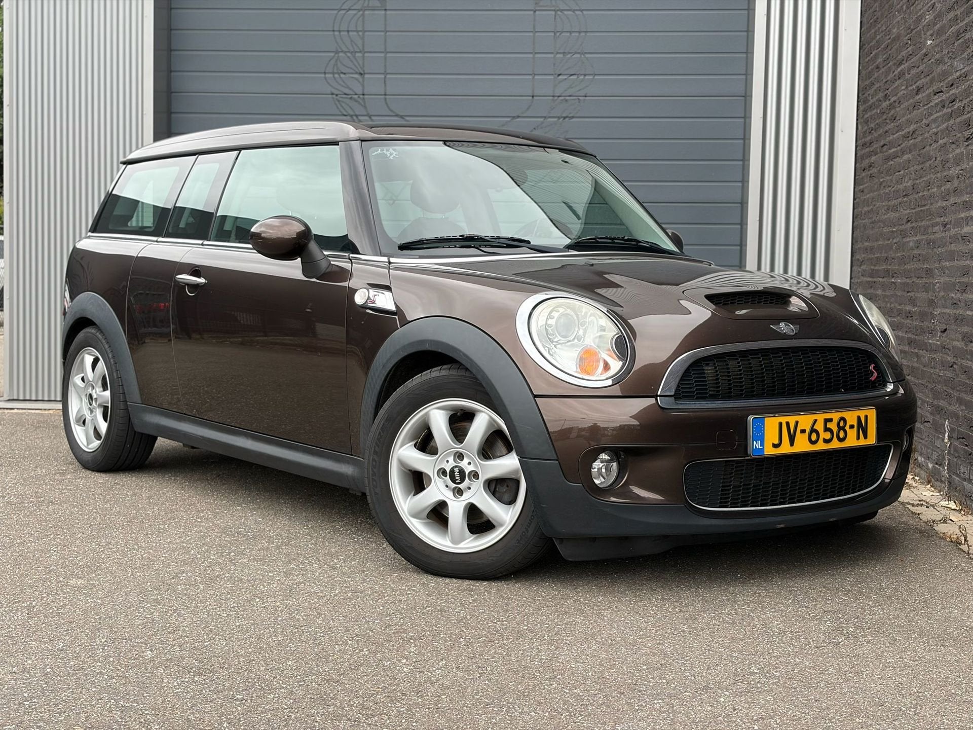 Mini Clubman 1.6 Cooper S EXPORT, Gebruikt, 4 cilinders, Bruin, 4 stoelen
