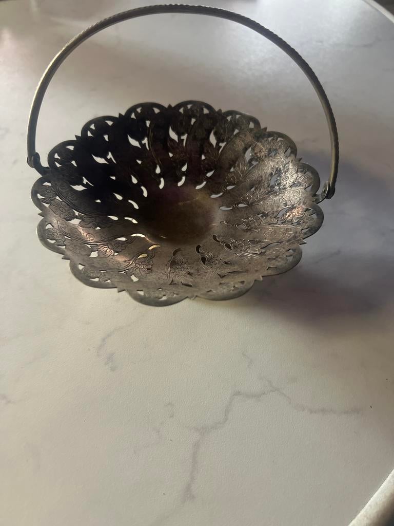 Verzilverd mandje met handvat, Antiek en Kunst, Ophalen of Verzenden, Zilver