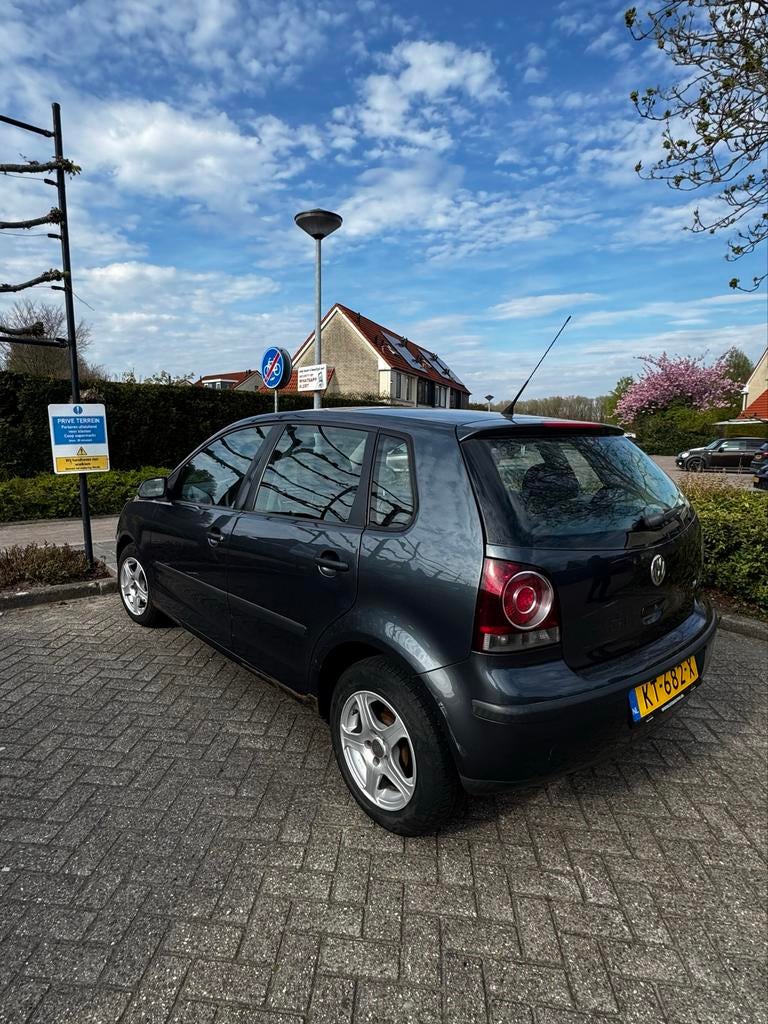 Volkswagen Polo 1.4 16V 59KW 2007 Grijs, Auto's, Voorwielaandrijving, Stof, 4 cilinders, Overige kleuren