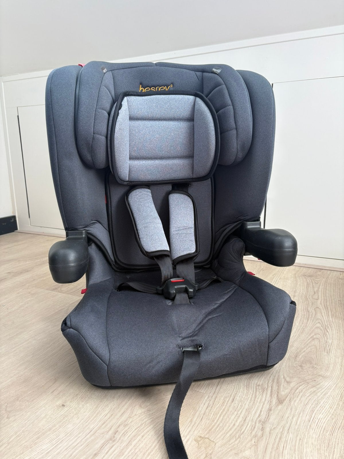 Autostoel Besrey isofix - 9-36 kg - zeer netjes, Autogordel, Zo goed als nieuw, 9 t/m 36 kg, Ophalen