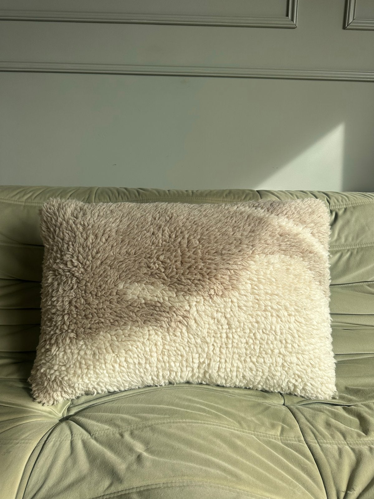 Gloednieuw Zara Home beige wit wollen sierkussen - 40x60 cm, Huis en Inrichting, Meerkleurig, Inclusief binnenkussen, Nieuw, Ophalen of Verzenden