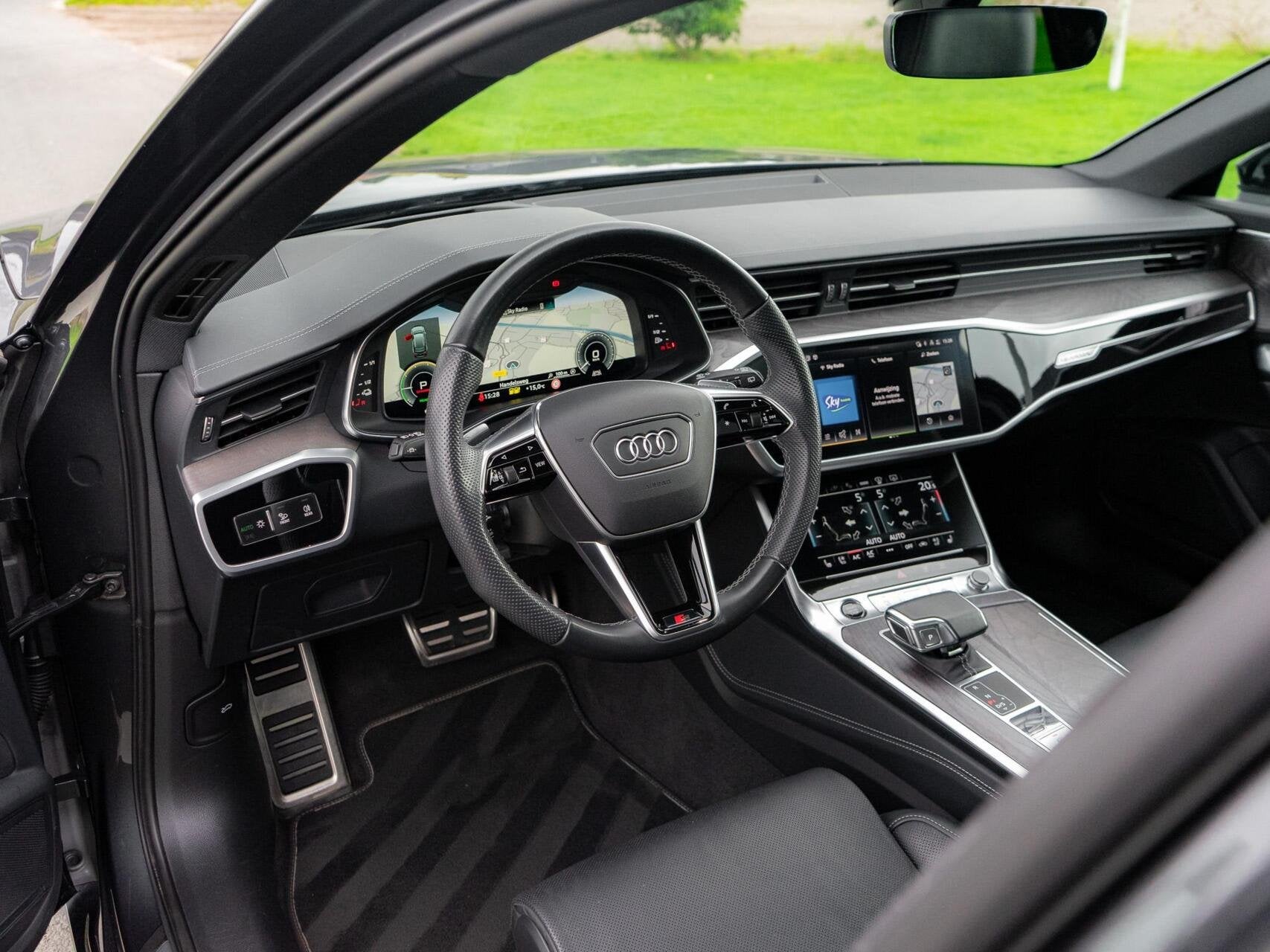 Foto 3 van Audi A6 Avant 55 TFSI e quattro Pro S-Line Competition|Panor