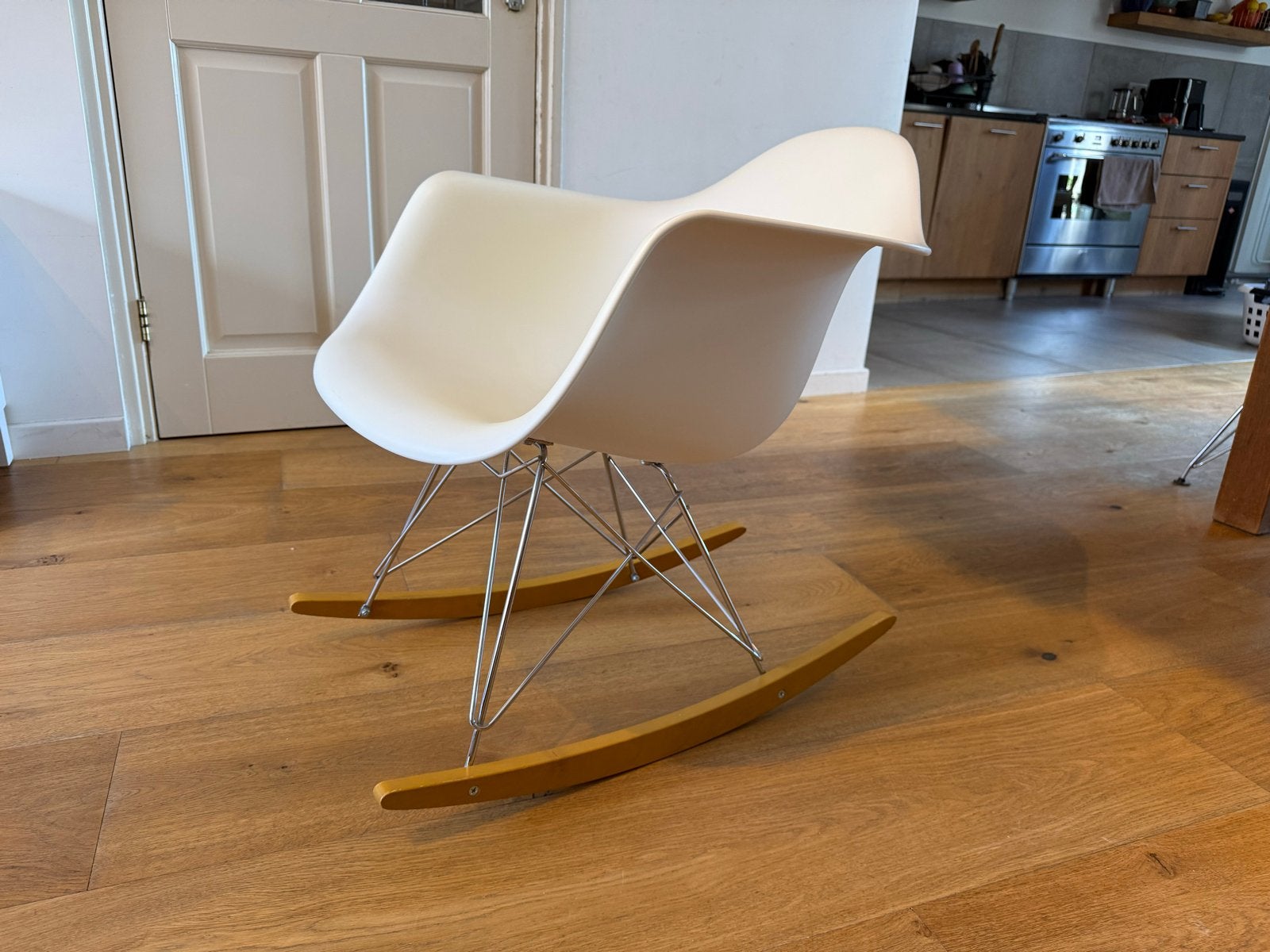 Vitra RAR Schommelstoel Eames Plastic Armchair, Ophalen, Kunststof, Gebruikt, Wit